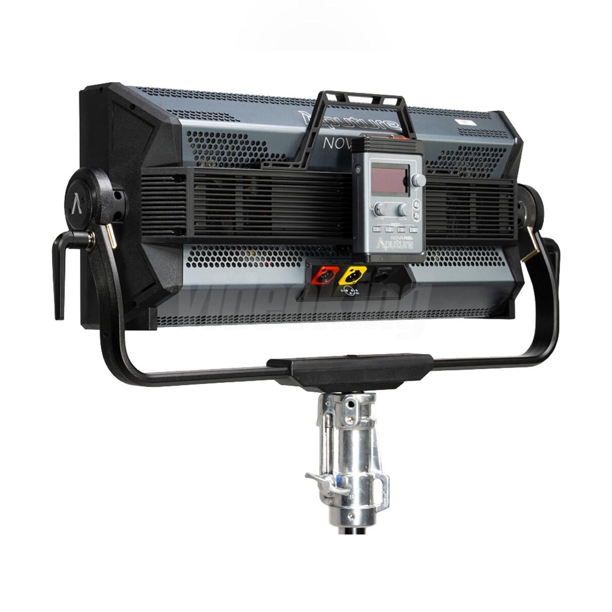 Aputure P600c-3