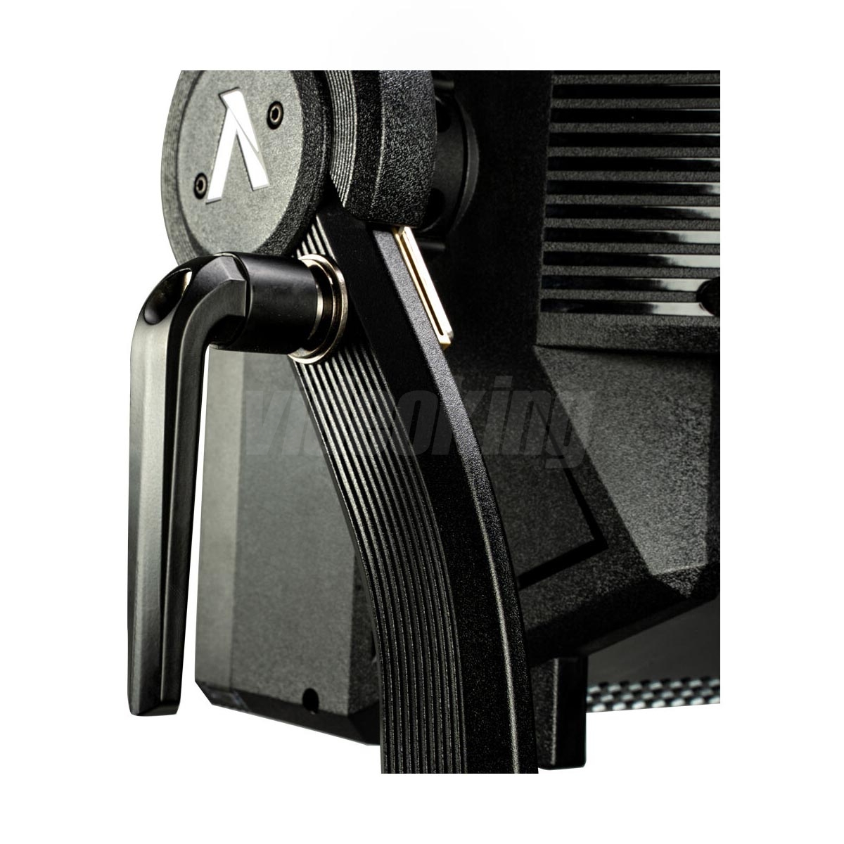 Aputure P600c-5